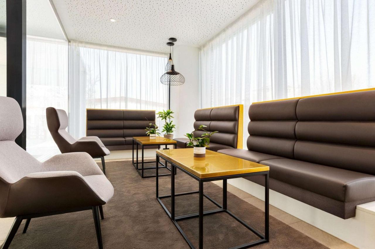 Hotel Wyndham Garden Munich Messe Esterno foto Interior of the hotel