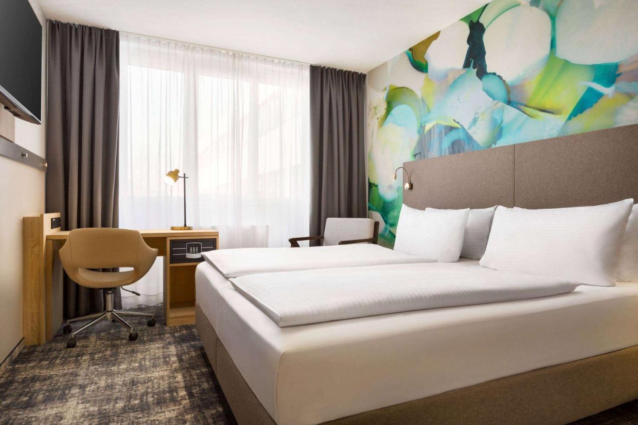 Hotel Wyndham Garden Munich Messe Esterno foto