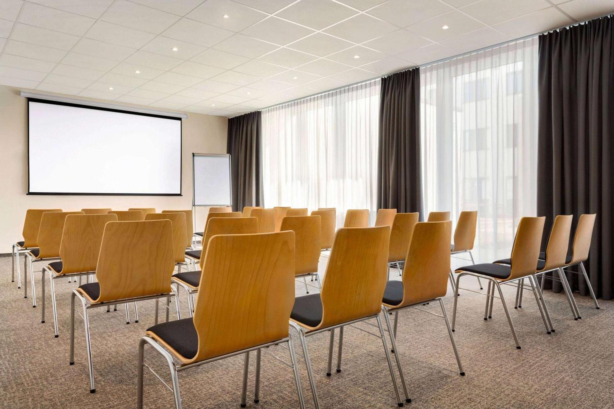 Hotel Wyndham Garden Munich Messe Esterno foto Meeting room