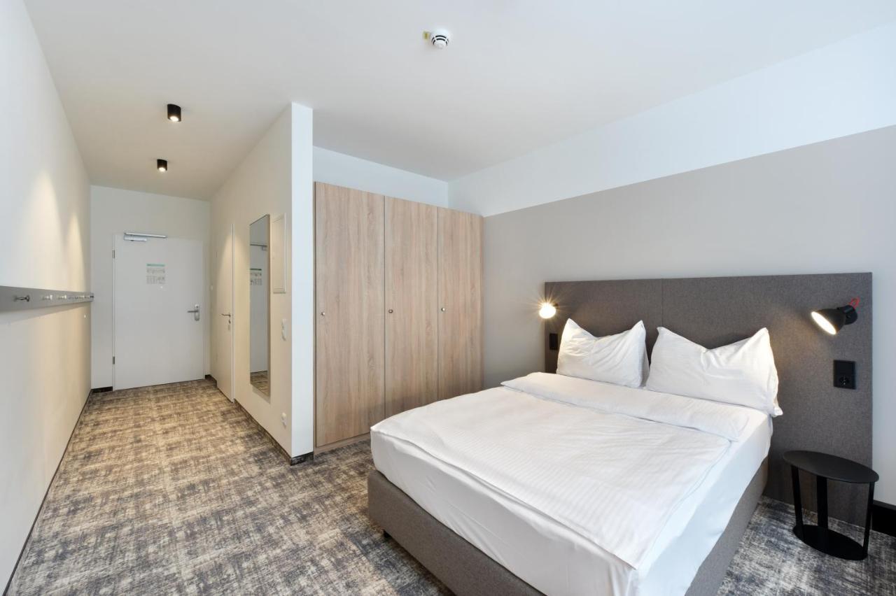 Hotel Wyndham Garden Munich Messe Esterno foto Room in the hotel