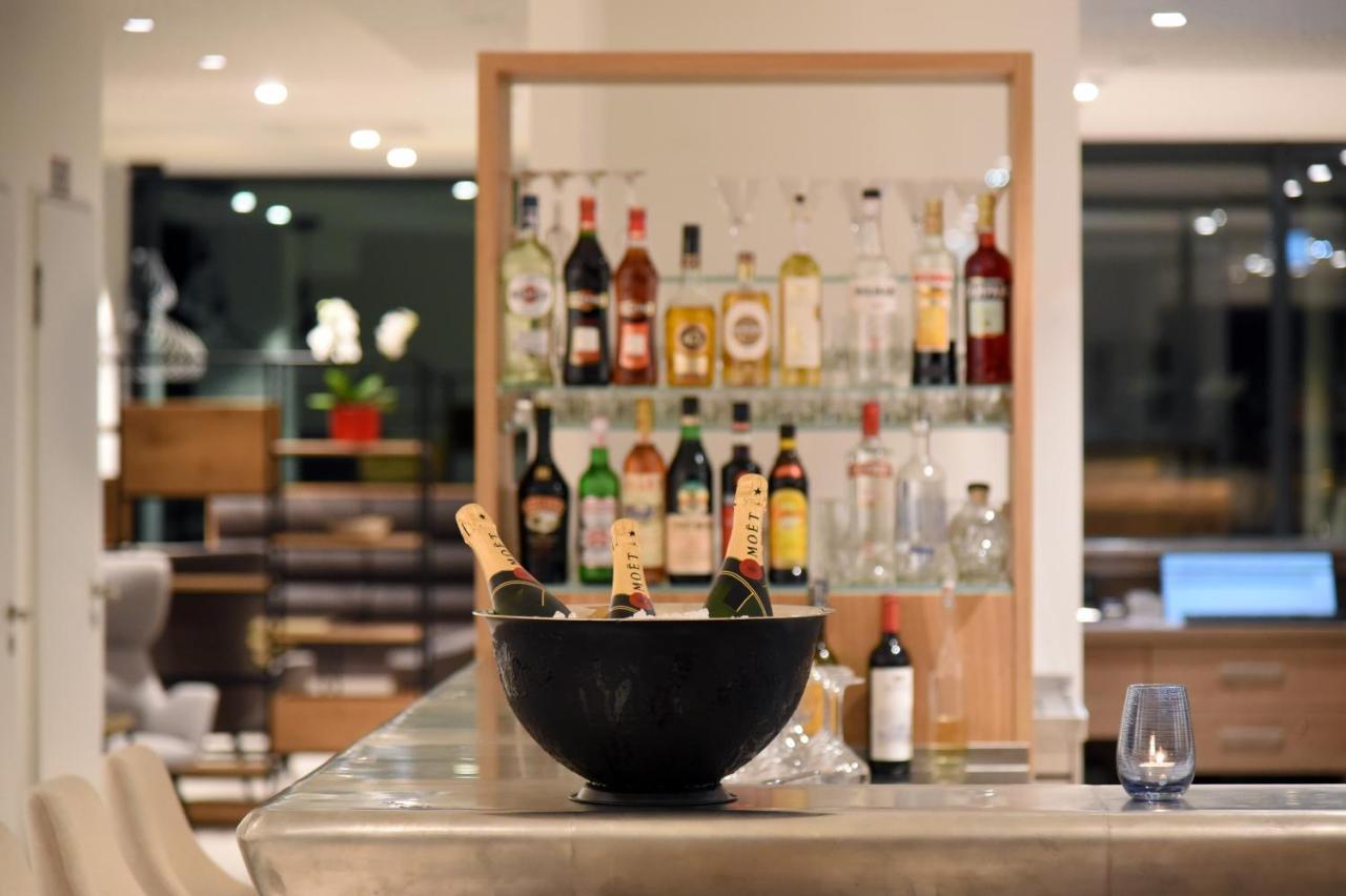 Hotel Wyndham Garden Munich Messe Esterno foto Moët