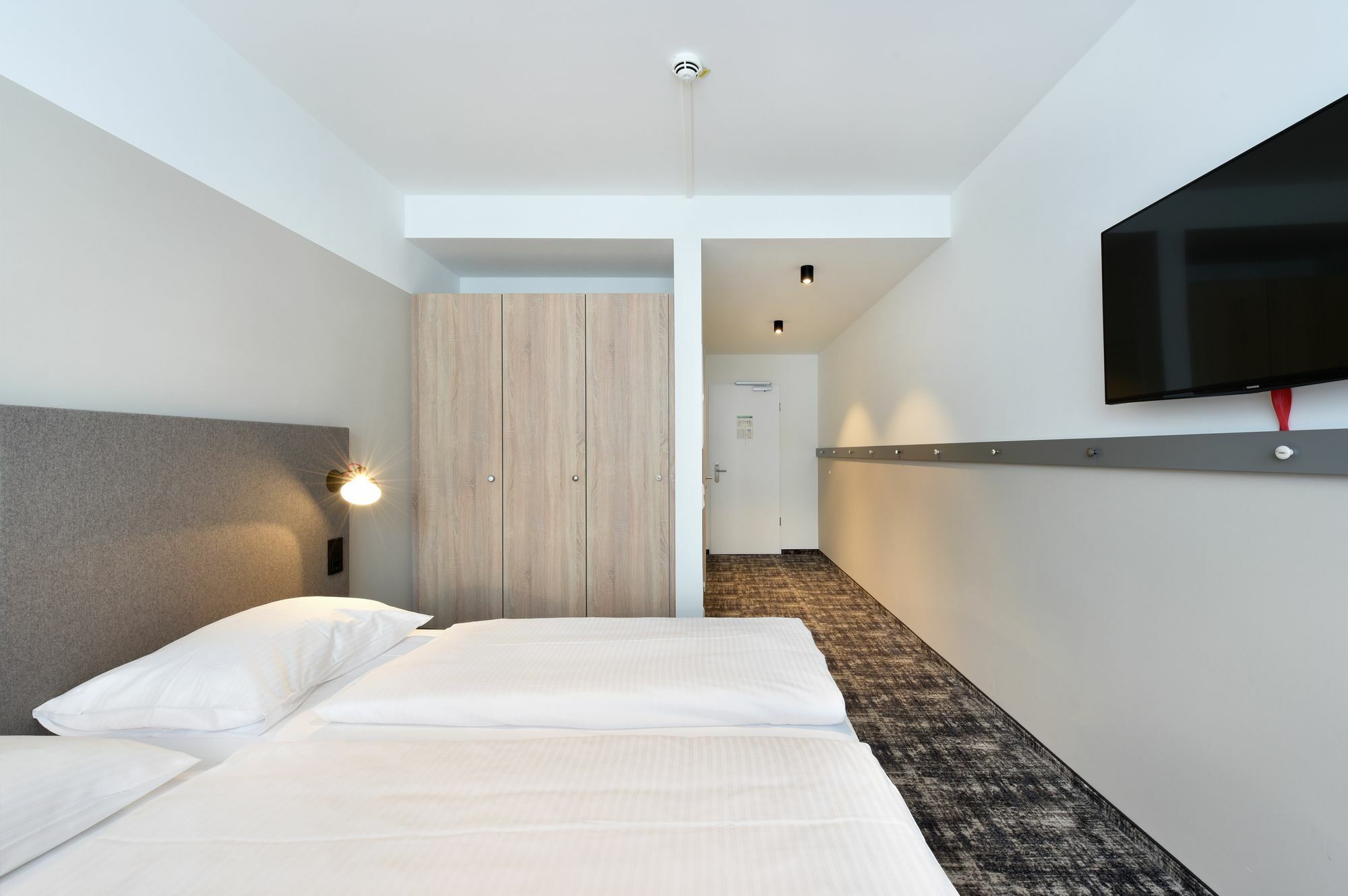 Hotel Wyndham Garden Munich Messe Esterno foto Room interior