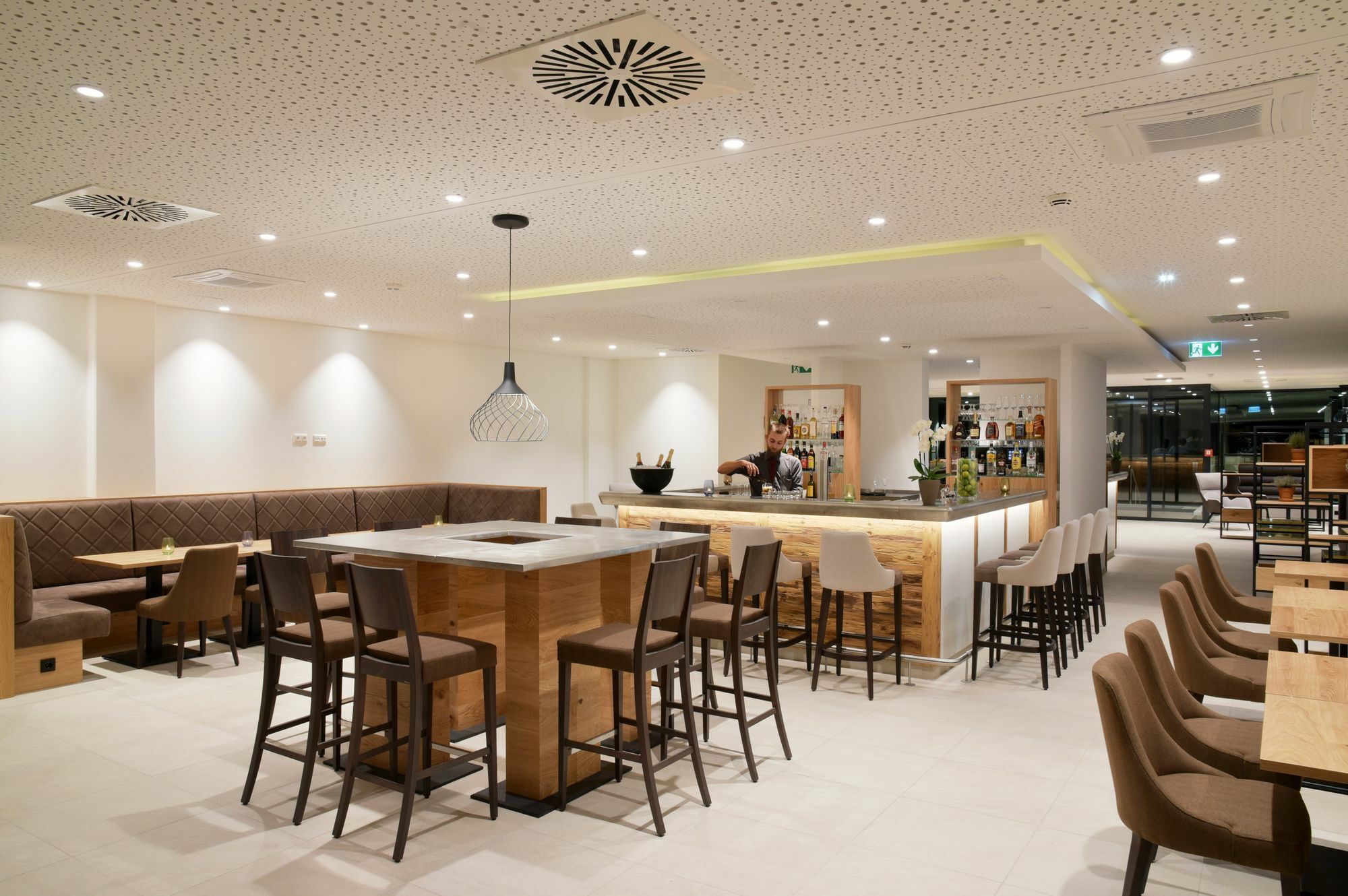 Hotel Wyndham Garden Munich Messe Esterno foto Interior of the restaurant