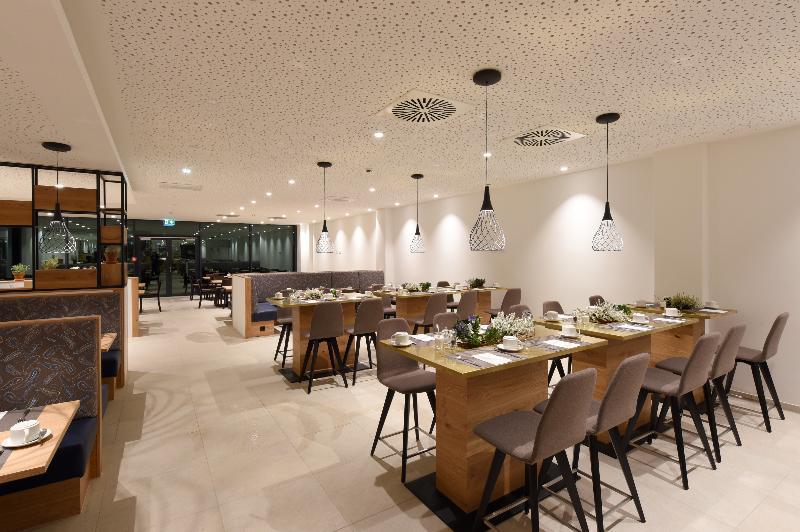 Hotel Wyndham Garden Munich Messe Esterno foto Restaurant